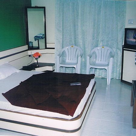 Hotel Parijat Panchgani Esterno foto